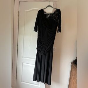 Kiyonna 1X/14-16 Black Lace Floor Length Gown